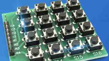 CSP-J 复赛语法集训：三位数排序经典题解与易错点分析